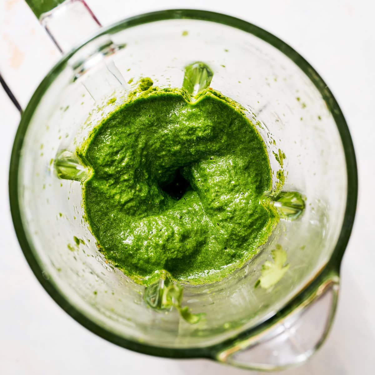 cilantro mint chutney being blended